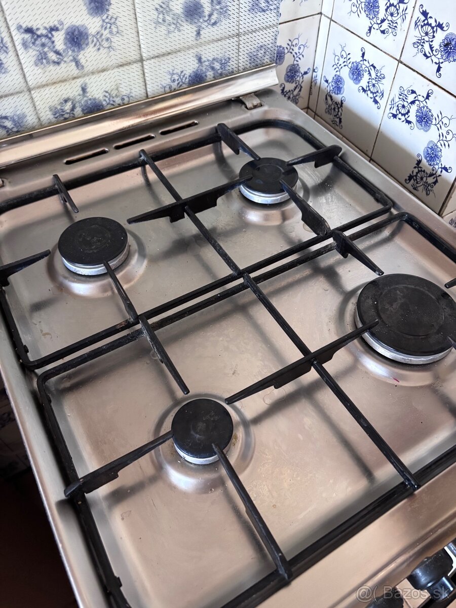 Kombinovany sporak Indesit - 2