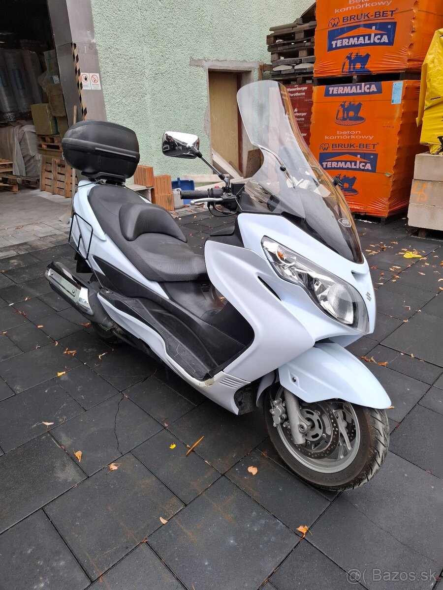 Suzuki Burgman 400 - 2