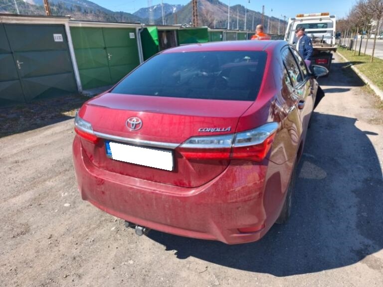 __KUPIM__PREDNU KAPOTU + NARAZNIK NA COROLLA 2014 - 2