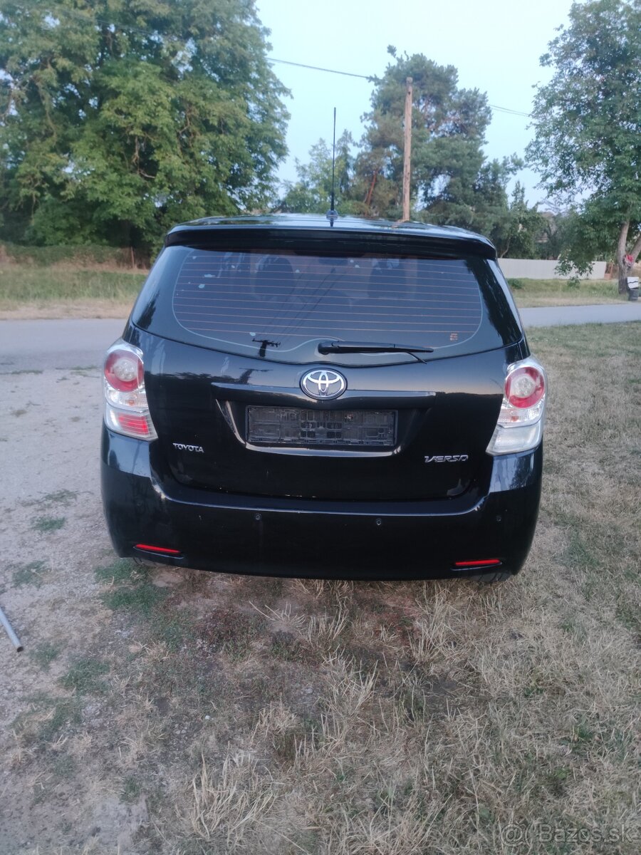 Toyota verso 2.0 tdi 2010 - 2