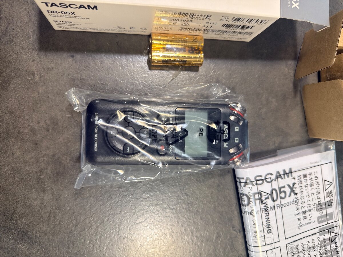 audio rekordér Tascam DR-05X - 2