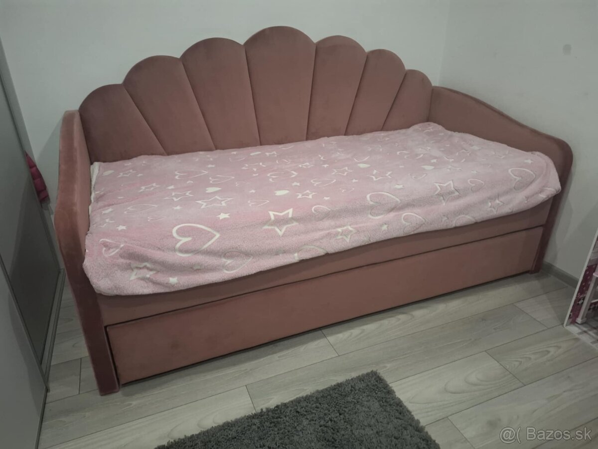 Predám rozkladaciu čalúnenu posteľ Bella Velvet . - 2