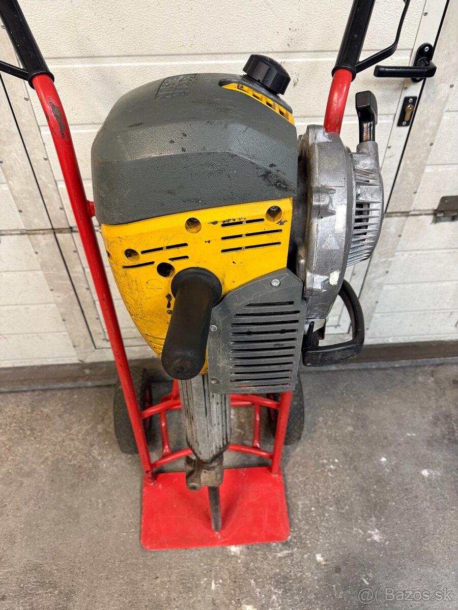 3. Benzínové búracie kladivo Wacker Neuson BH55 - 2