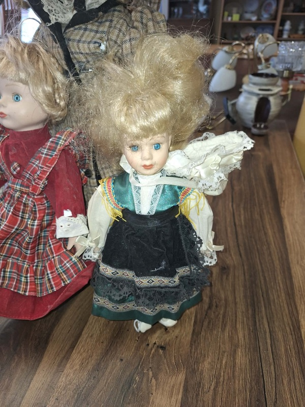 STARÉ BÁBIKY PORCELÁN - 2