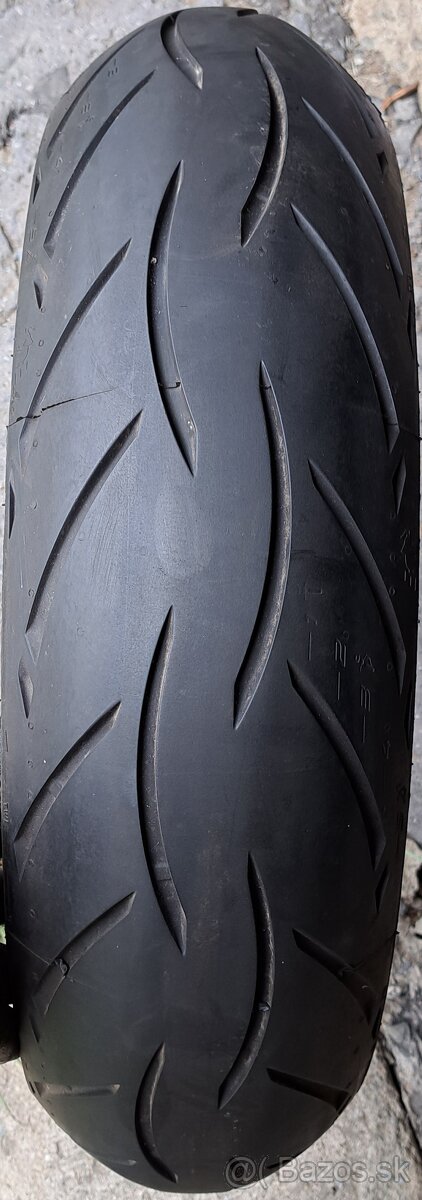 150/60 R17 pneu - 2