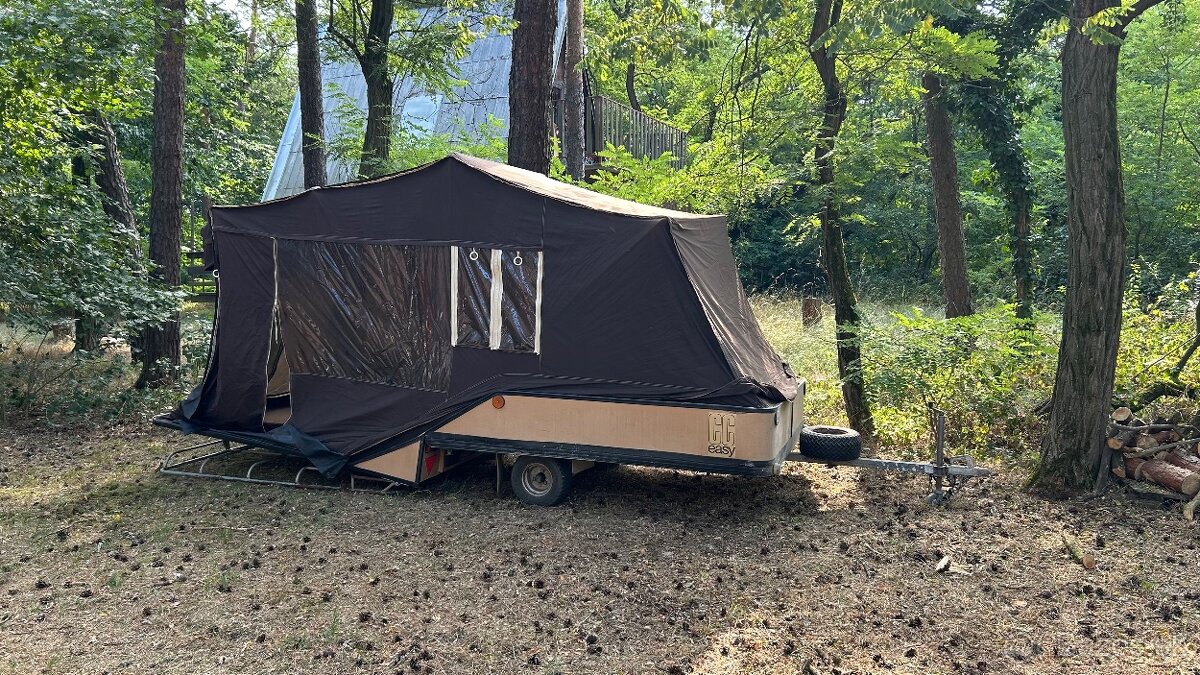 Predám rozkladací obytný príves COMBI CAMP - 2
