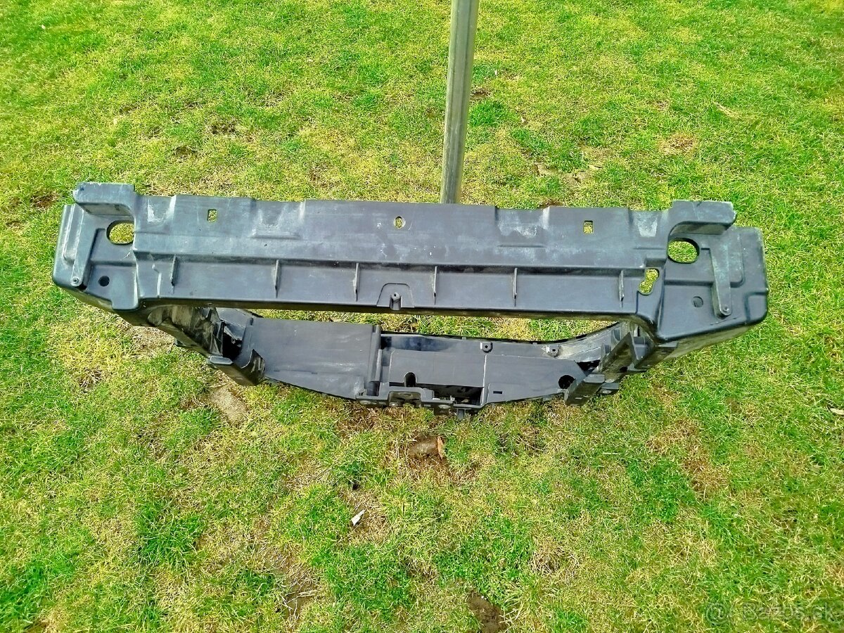Passat B7 predná stena chladiča - 2