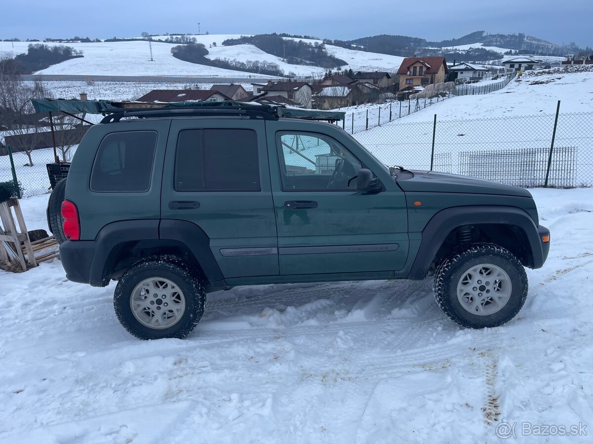 Jeep Cherokee KJ 2.5 CRD - dočasne odhlásené. - 2