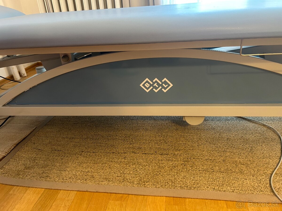 Predam PLNE FUNKCNE elektricky polohovatelne masazne lehatko - 2