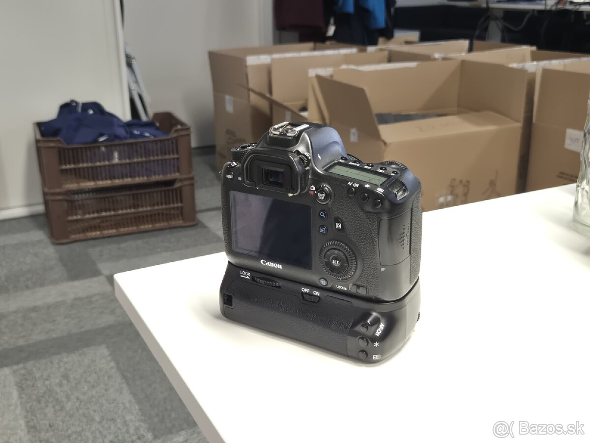 Canon EOS 6D + 50mm f/1.8 + Battery grip + 64GB SanDisk - 2