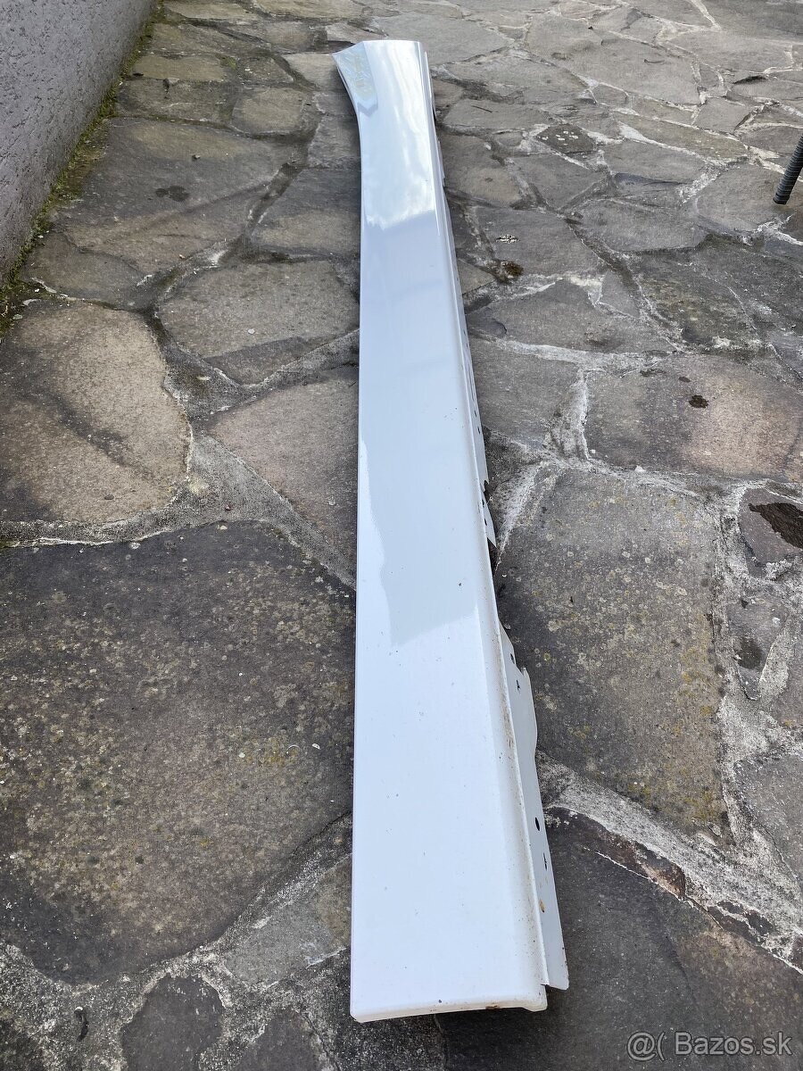 BMW 1 series F20 bocna prahova lista Lava strana - 2