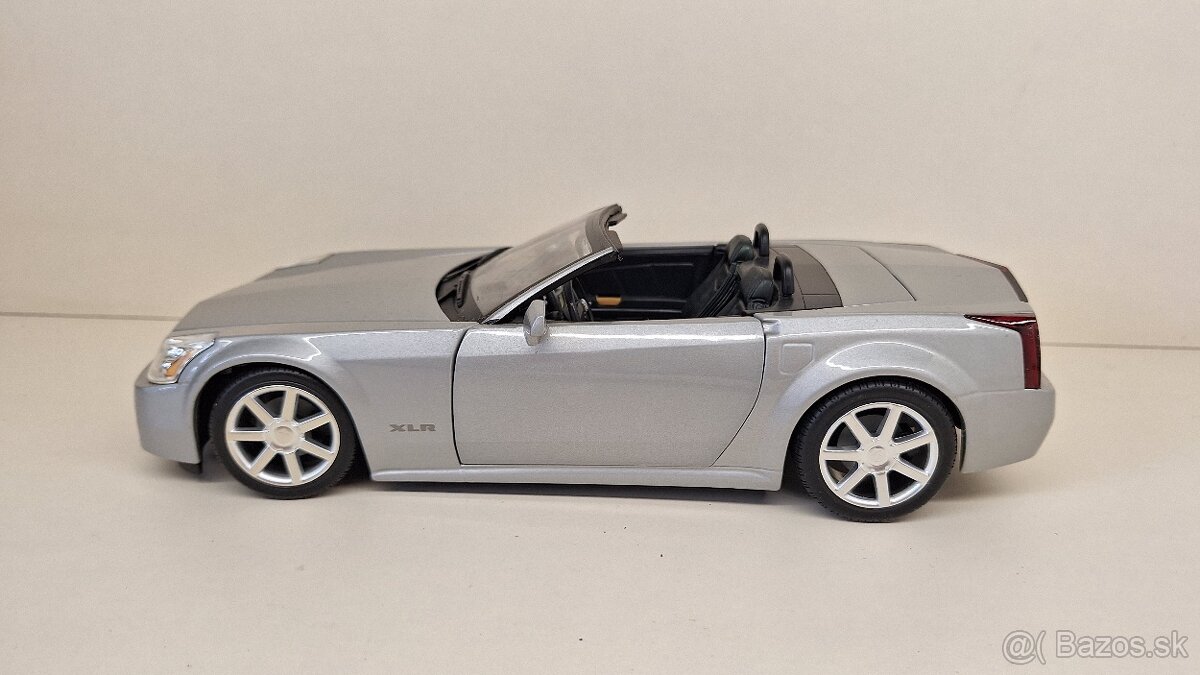 1:18 CADILLAC XLR - 2
