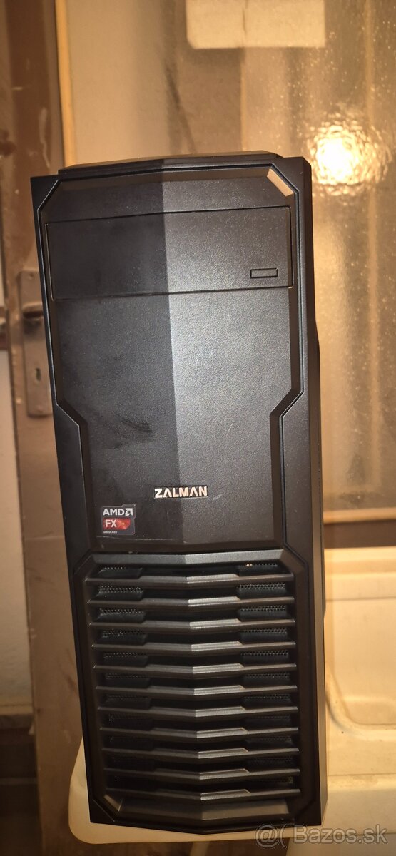 Skrinka k pc zalman - 2