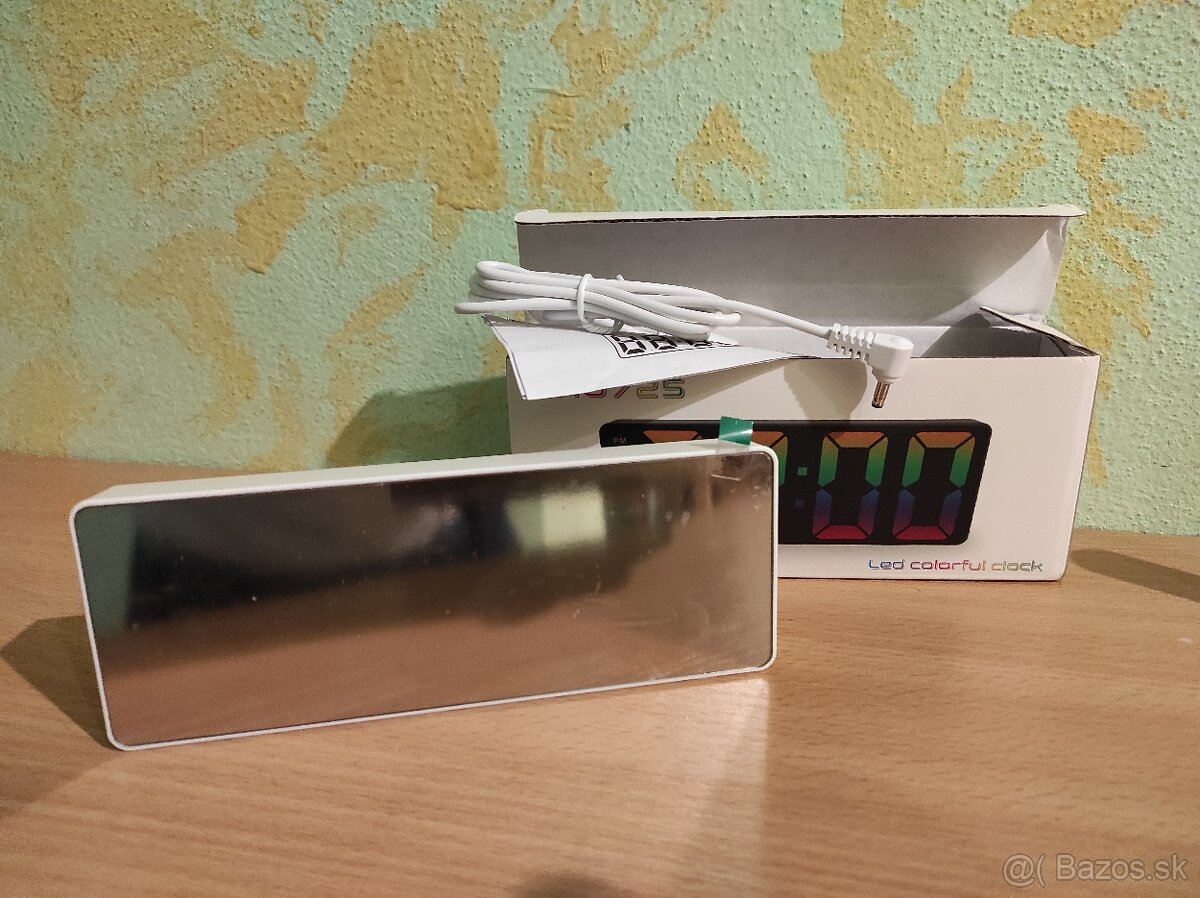LED Digitálne hodiny stolné - 2