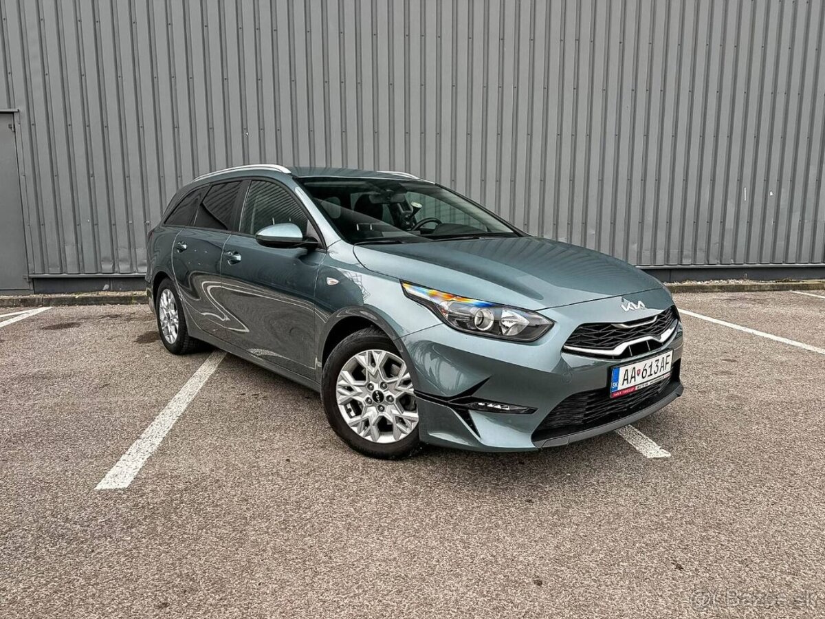 Kia Ceed SW 1.5 T-GDi Silver A/T - 2