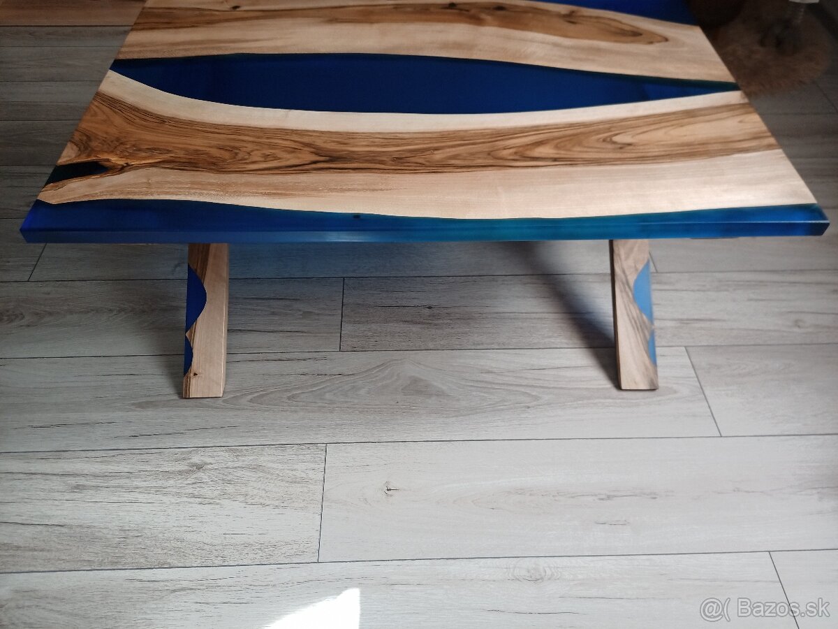 Epoxidový konferenčný stolik - 2