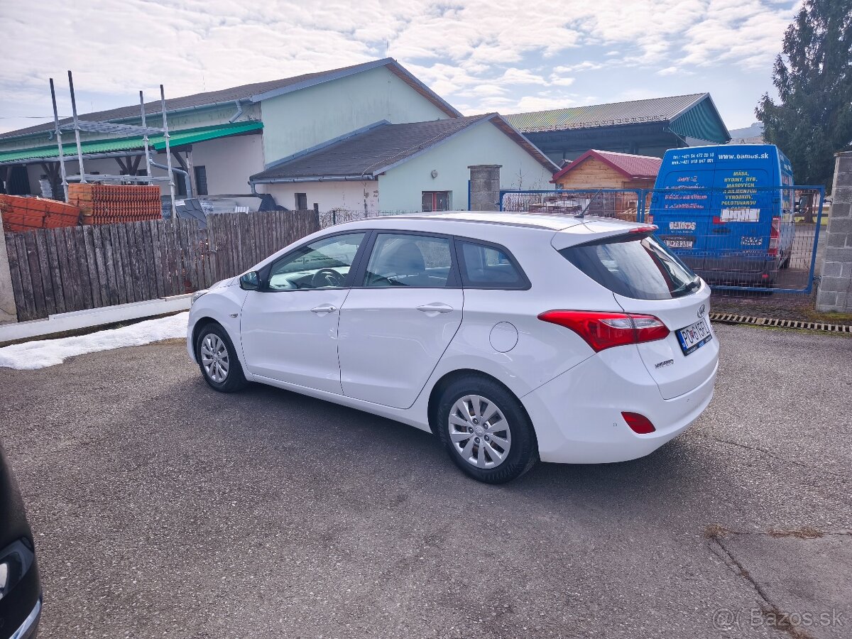 Hyundai i30 II facelift 1.6 CRDi Combi - 2