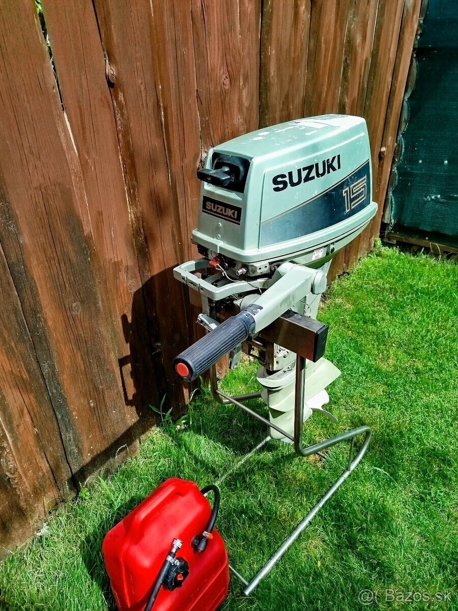 ZÁVESNÝ LODNÝ MOTOR SUZUKI DT 15 - 2