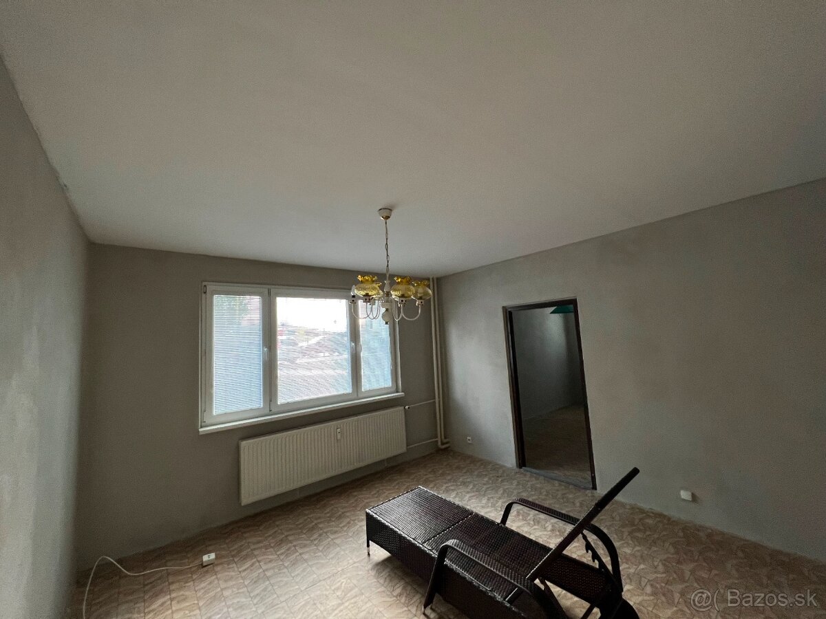 slnečný 3-izbový byt s loggiou s krásnym výhľadom 65m2 - 2