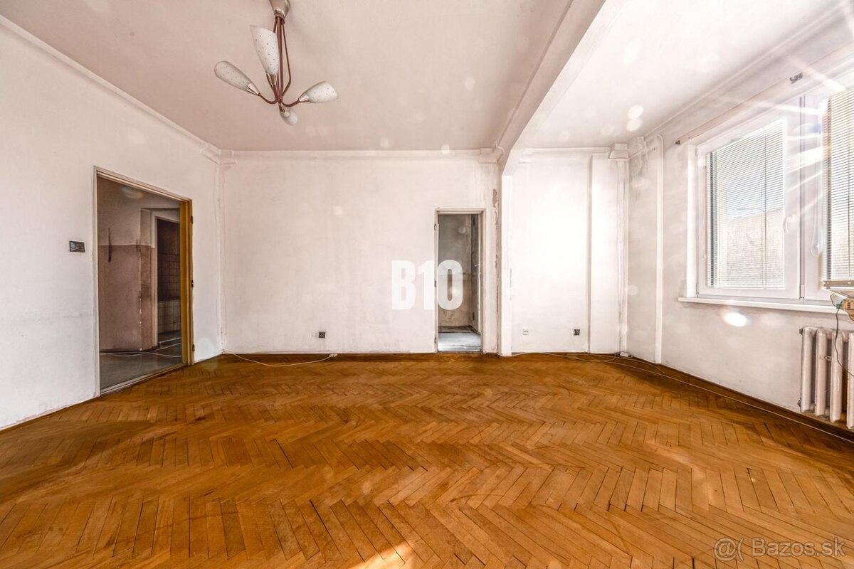 3,5 IZBOVÝ BYT V PÔVODNOM STAVE NA TRÁVNIKOCH - ul. MARTINČE - 2