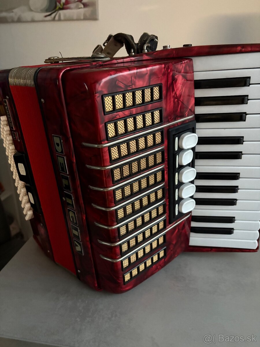 Predám akordeon - 2