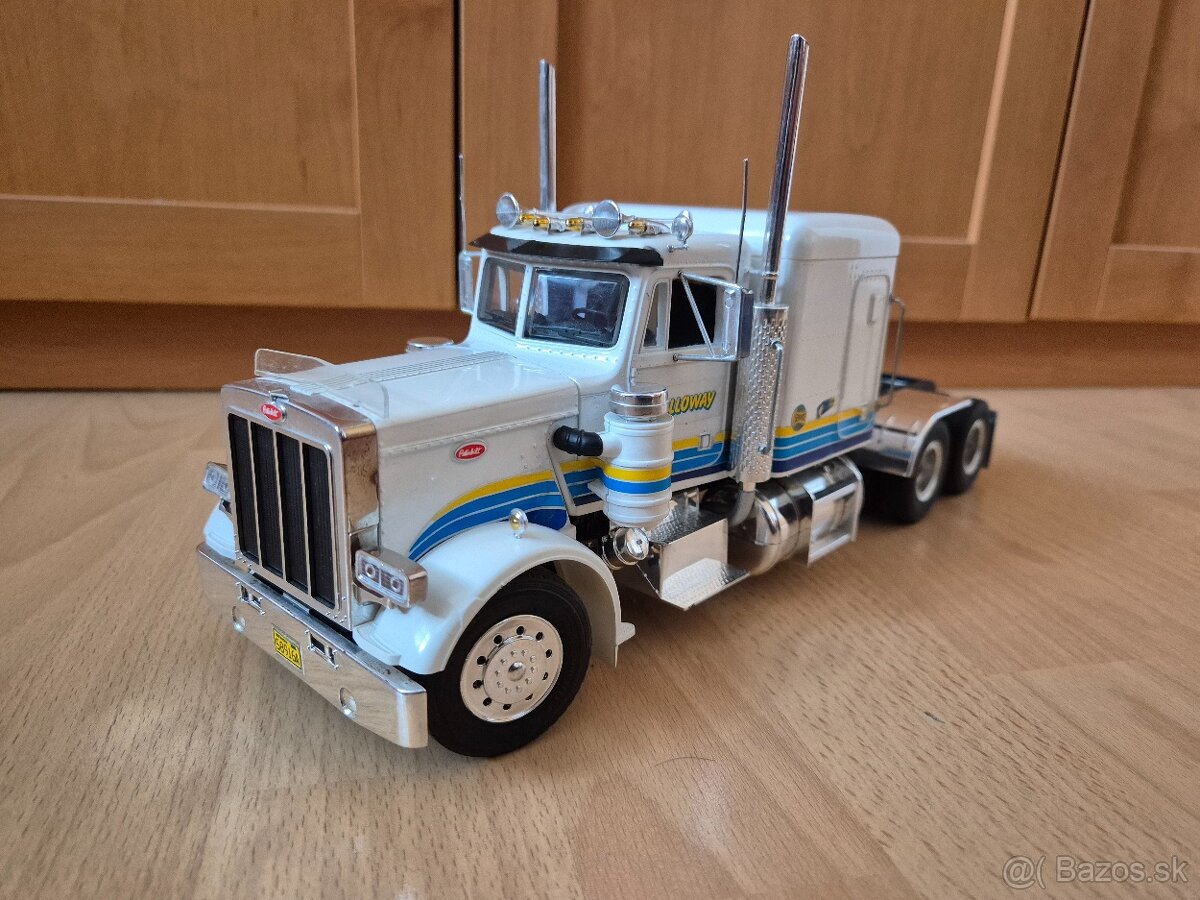 Prodám model 1:24 Peterbilt 359 s návěsem - 2