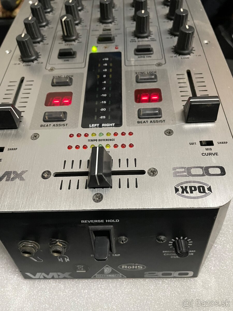 Behringer VMX200 - 2