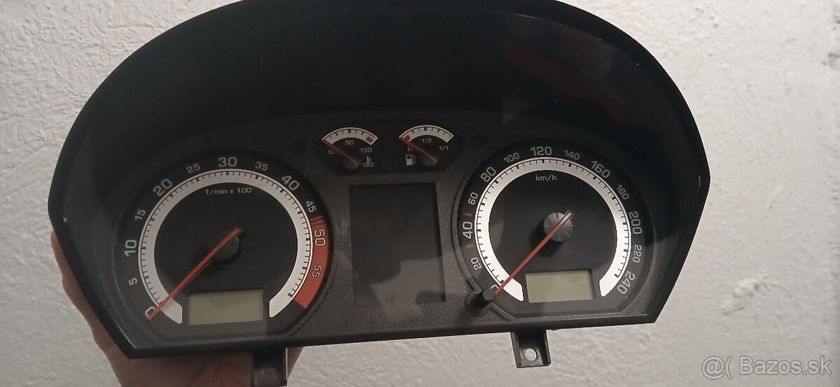 Škoda Fabia RS budík - 2