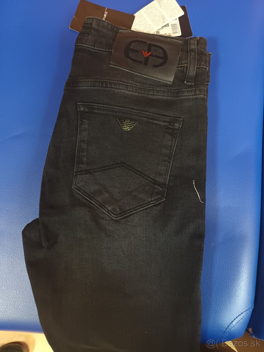 Čierne armani nohavice číslo 33/34 - 2