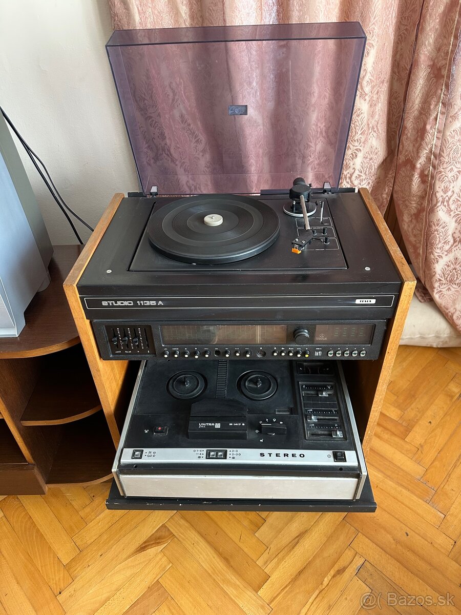 Tesla Studio 1135A - 2