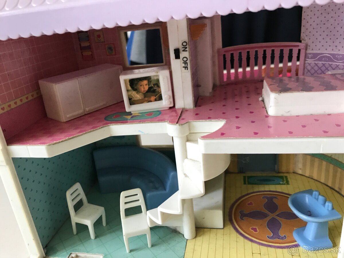 Predám domček s doplnkami - 2
