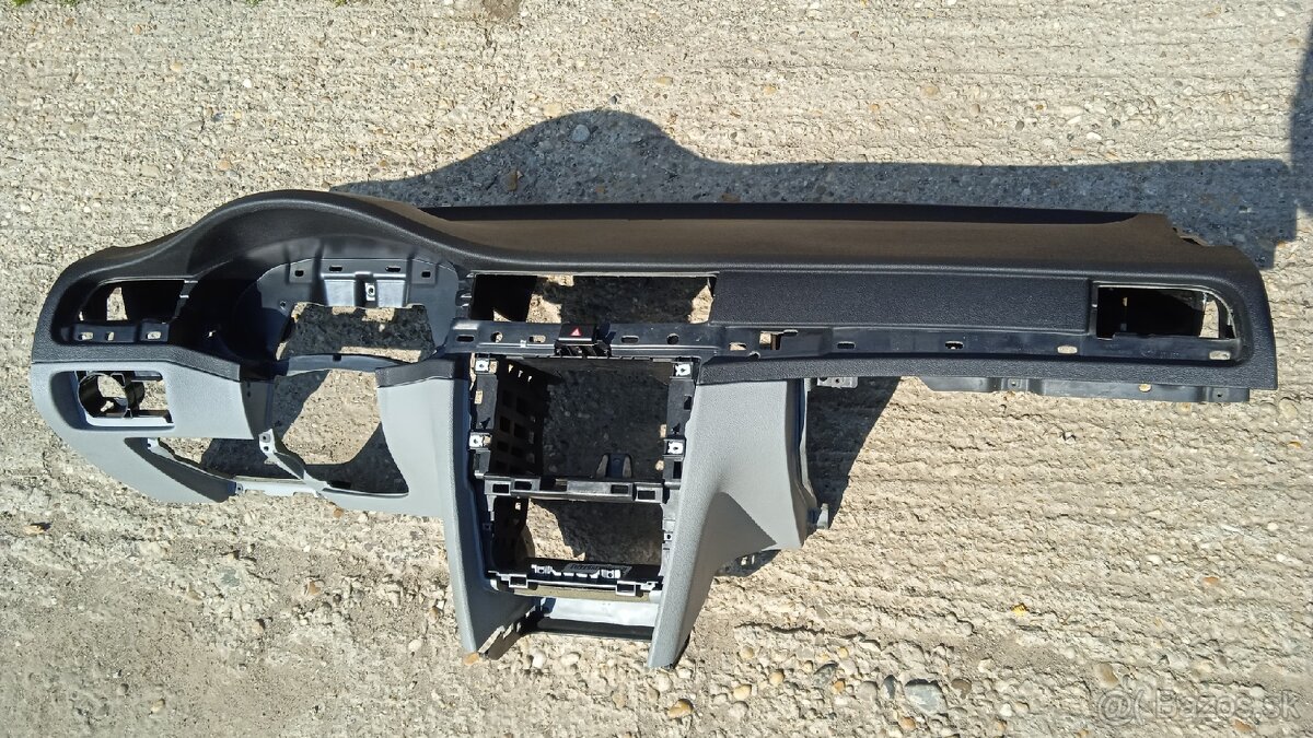 Airbagy superb2 palubovka cierna aj siva - 2