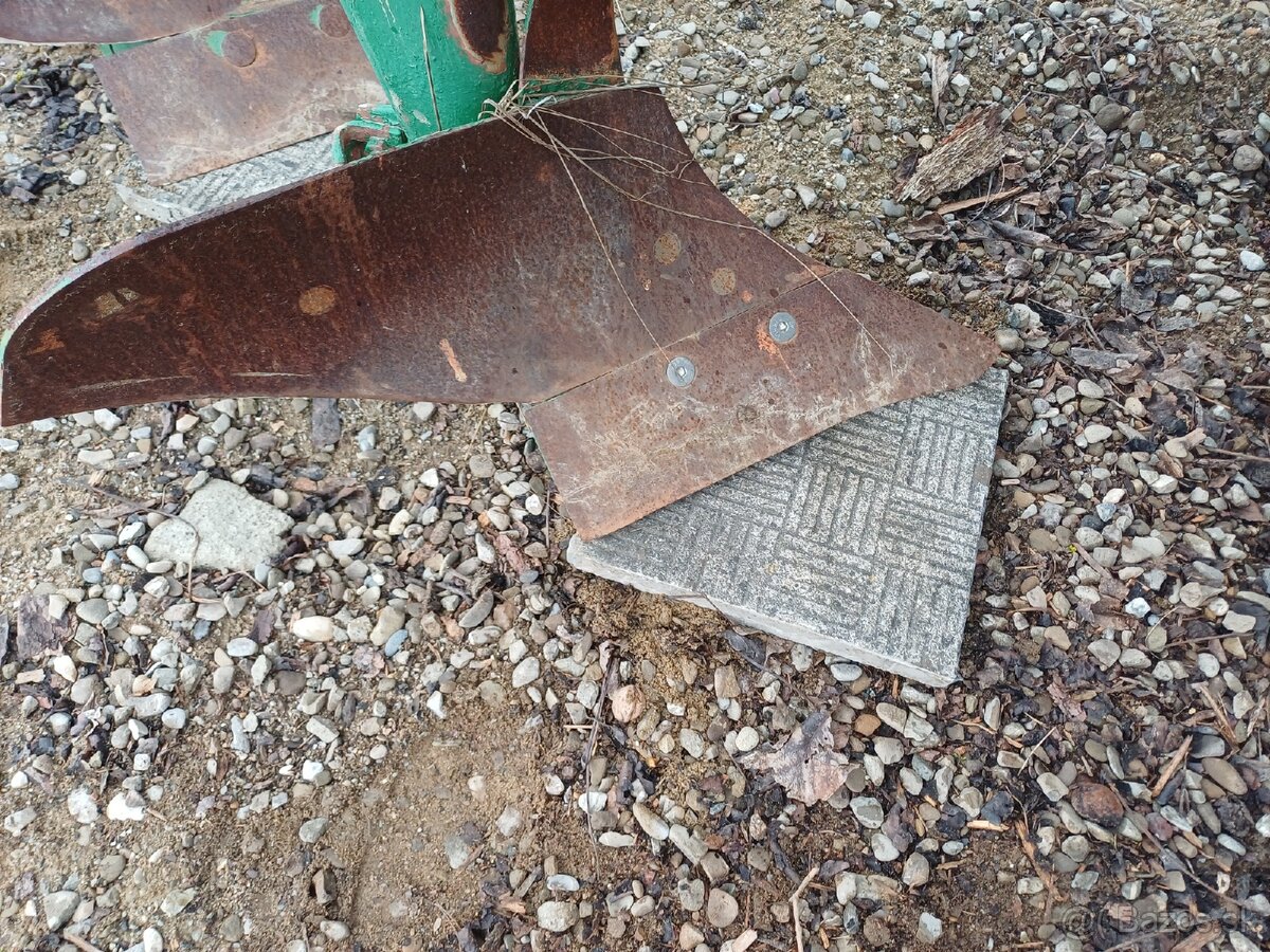 predám pluh trojak - 2