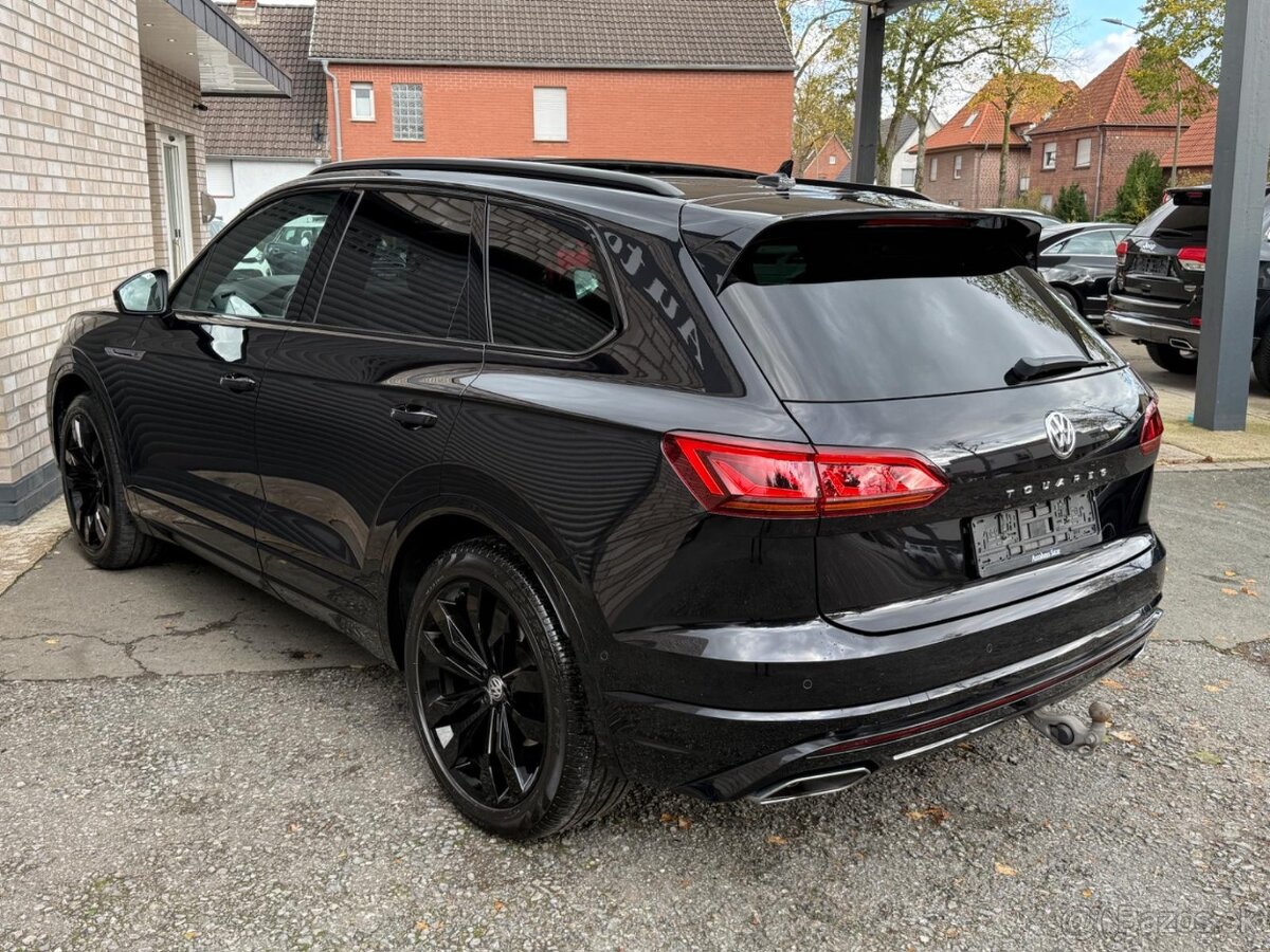 VW Touareg 3.0 TDI V6 286 k – R-Line – 2018 – TOP výbava - 2