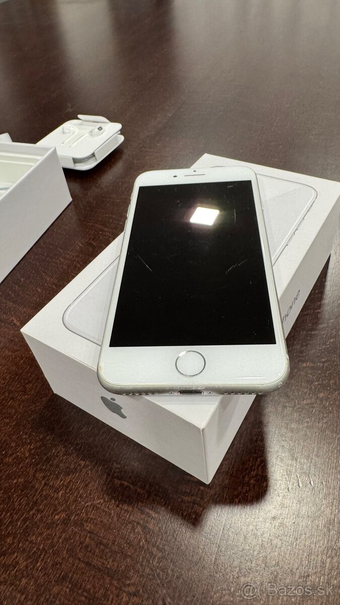 Apple iPhone 8 256GB biely - 2