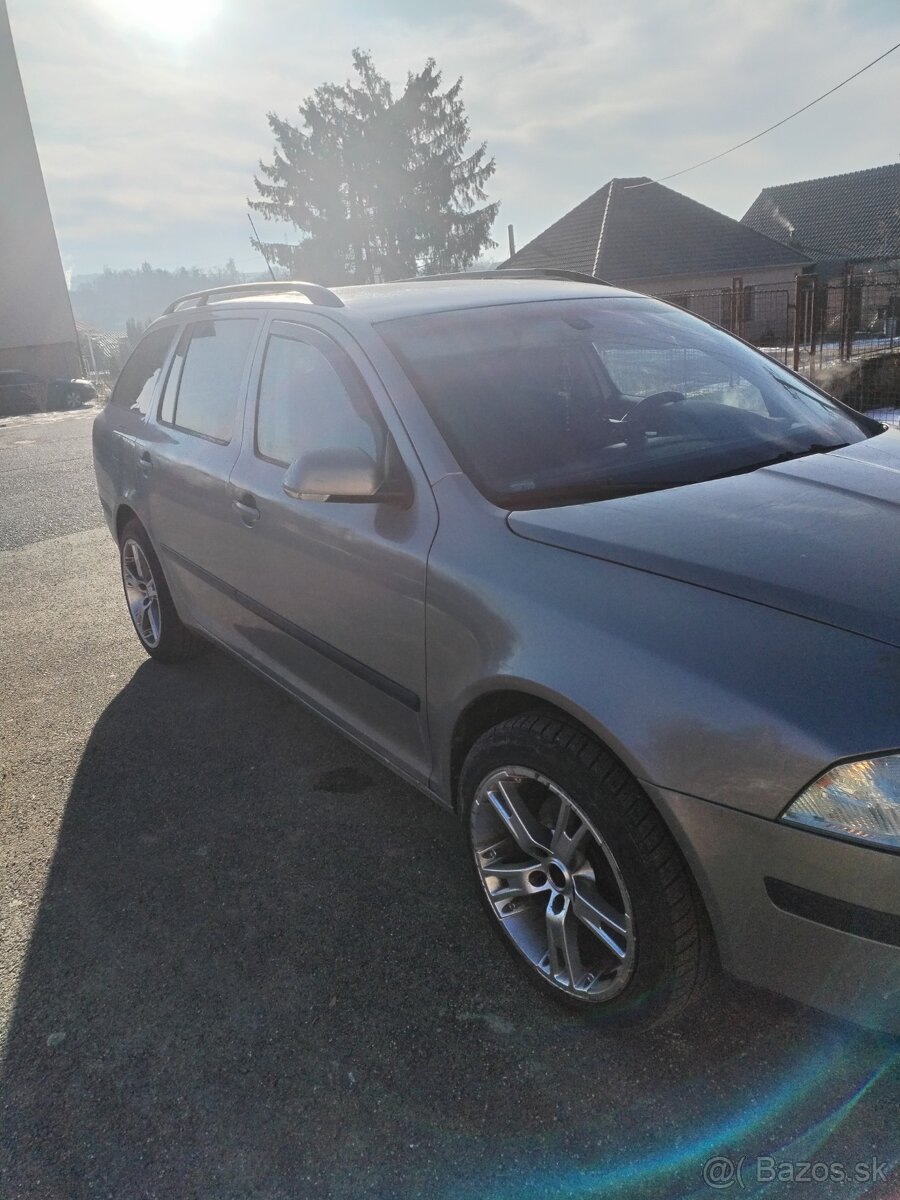 Škoda Octavia combi II 2.0tdi automat - 2