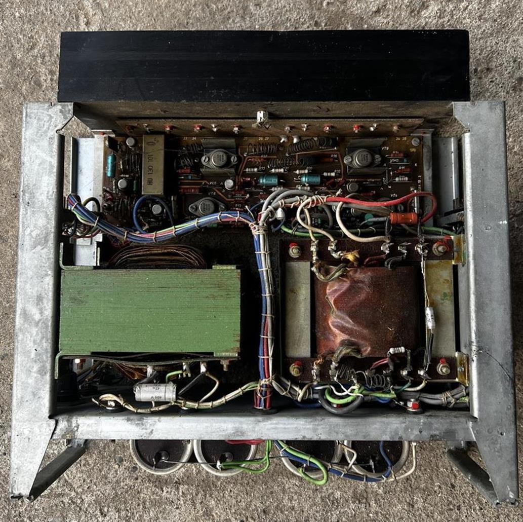 ADJ-637 koncový stupeň Tesla - 2