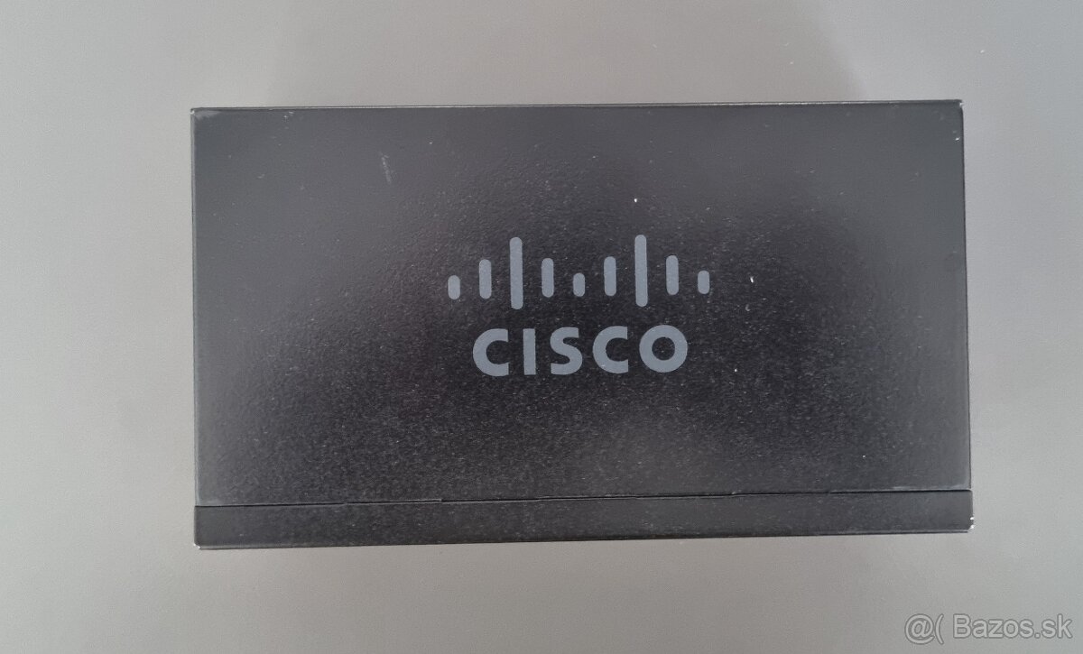 5x malý cisco switch 100Mbit 16 portov | SF11OD-16 - 2