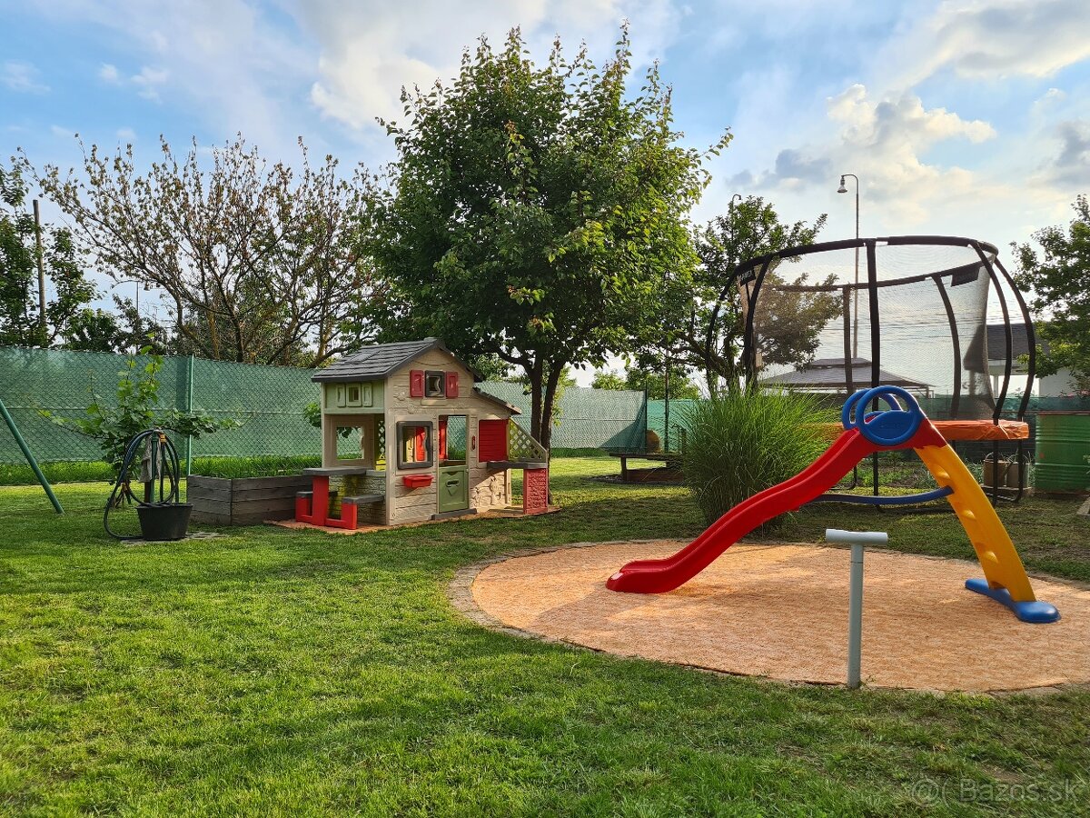 Záhrada v tichej časti Serede - 2