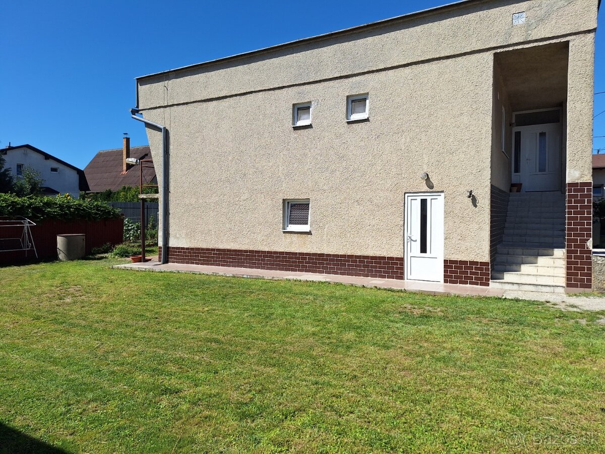 DOM s garážou - Čaňa - 2 bytové jednotky, 6 izb, poz. 500m2 - 2