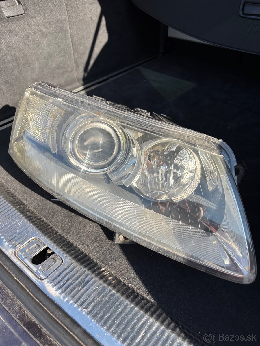Audi A6 C6 pravý svetlomet bixenon - 2