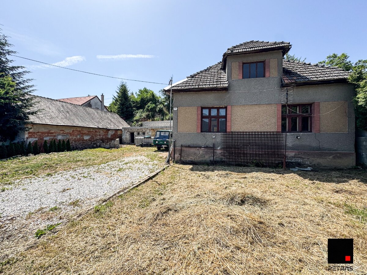 RODINNÝ DOM S PROJEKTOM A STAVEBNÝM POVOLENÍM - 2