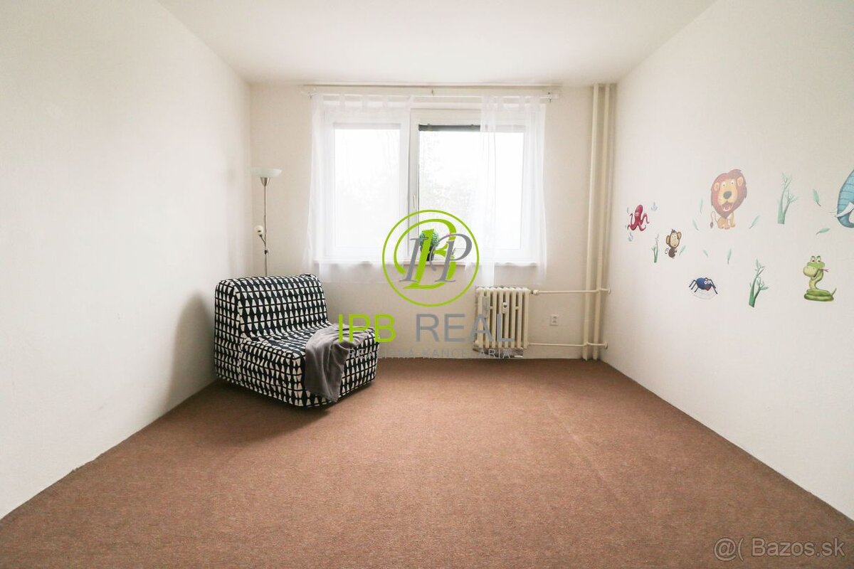 DOBRÁ LOKALITA 4-izb. byt s loggiou na Nejedlého ul. v Dúbr - 2