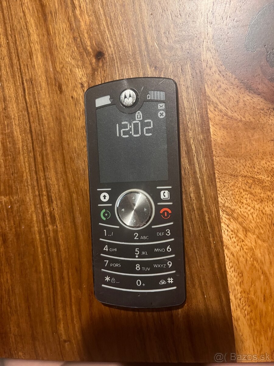 Motorola MOTOFONE F3 monochromaticky displej - 2