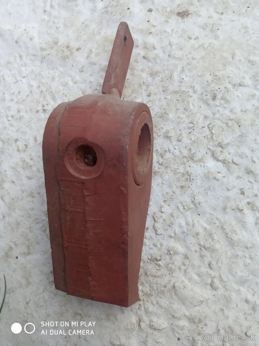 Predám na rozmetadlo zapadku posuvu - 2