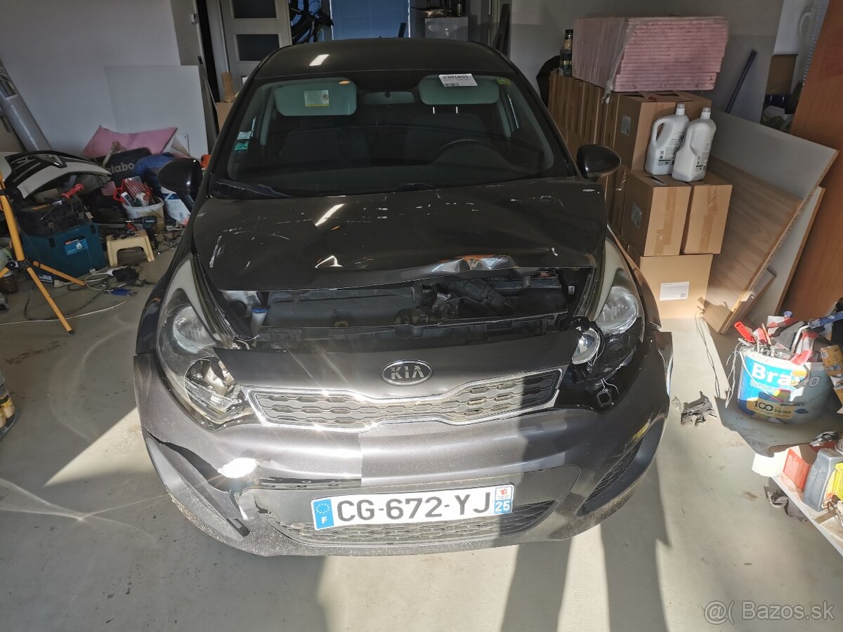 Predám Kia Rio 1,4 crdi - mierne havarovany - 2