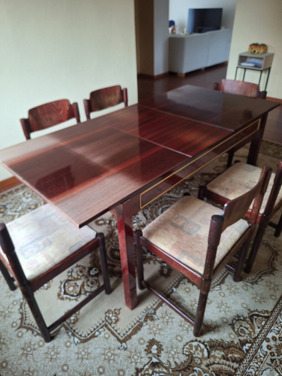 Predám jedálenský stôl so stoličkami - 2