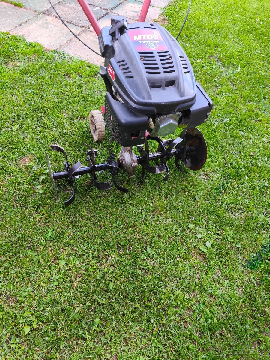 Predám kultivátor MTD T240 OHV - 2