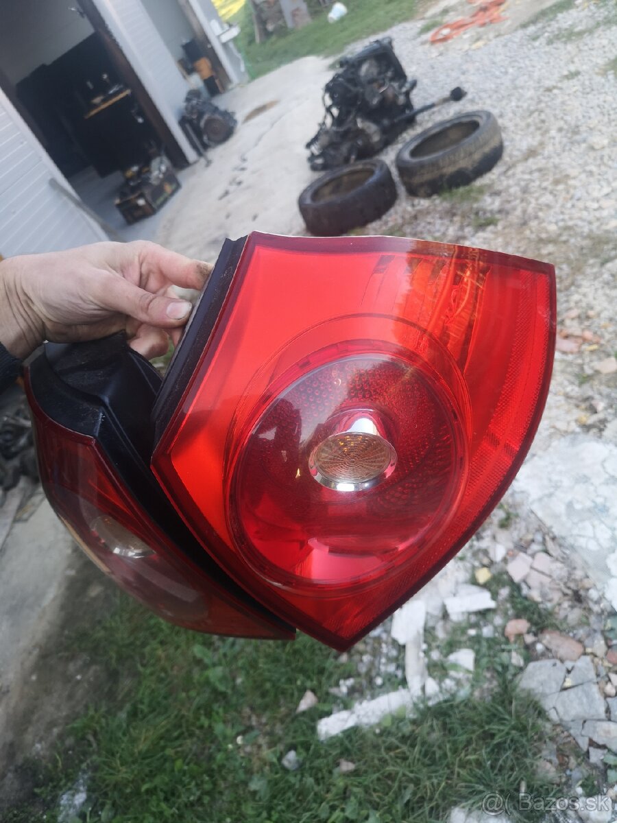 Zadne svetla golf 5 - 2