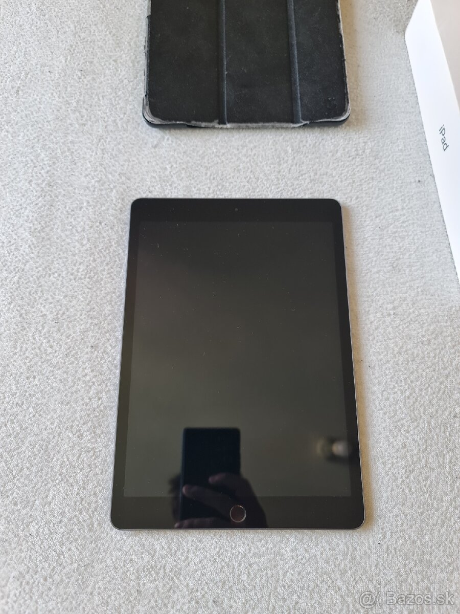 Apple Ipad 8th Gen. + Príslušenstvo - 2